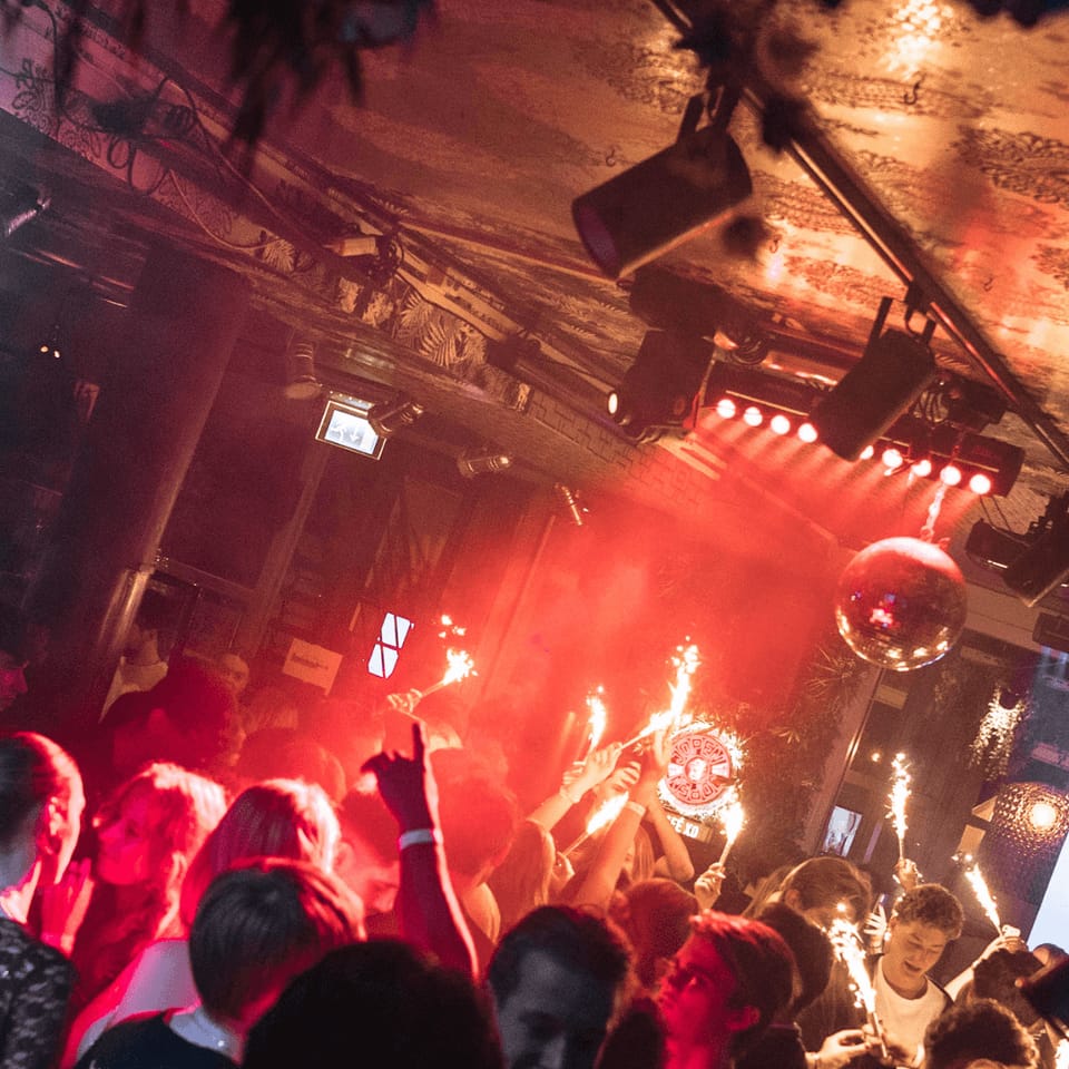 Feest met sterretjes en lichtshow door Mosquitos Music